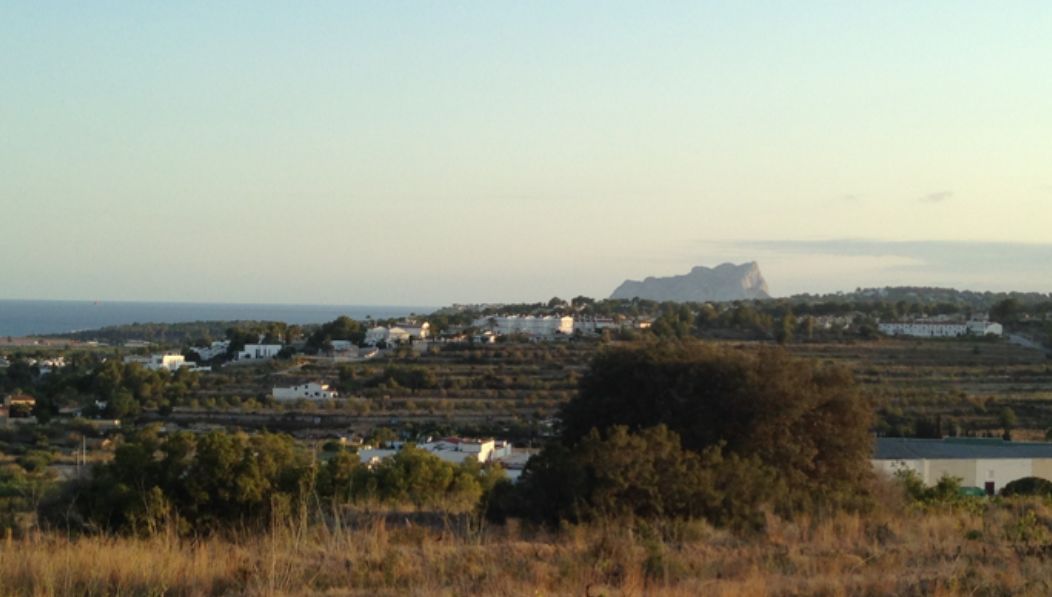 Unique 190,000m² Plot for 10–12 Villas Just Minutes from Morairas Coastline