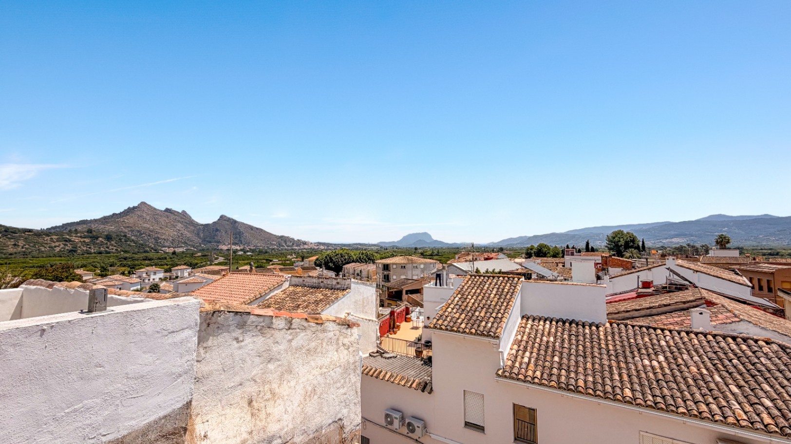 LBR117 - Authentic Spanish Townhouse Full of Charm in Sagra - in the Heart of the Orba Valley