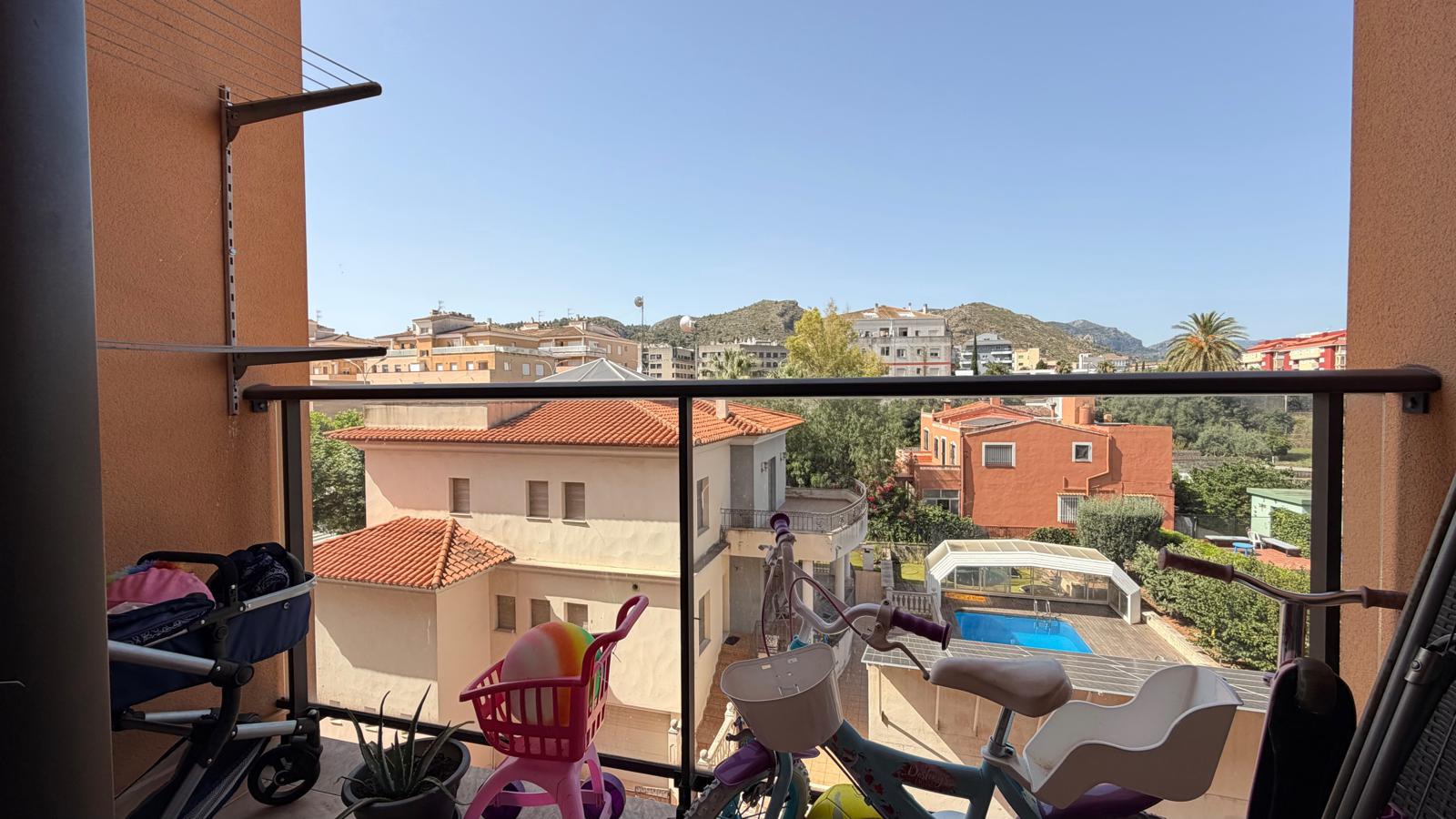 3-bedroom apartment with communal pool in the center of Pedreguer