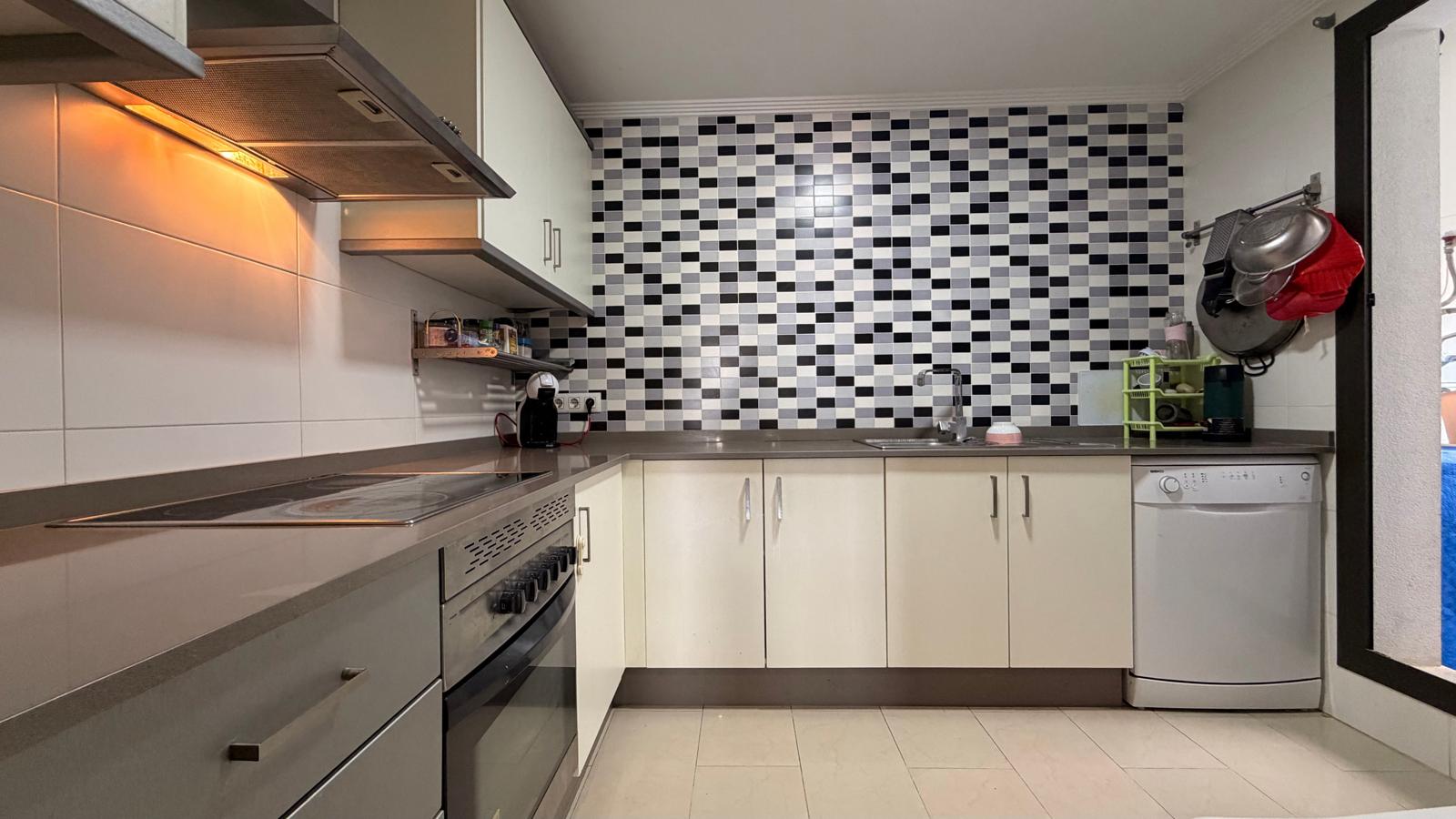 3-bedroom apartment with communal pool in the center of Pedreguer