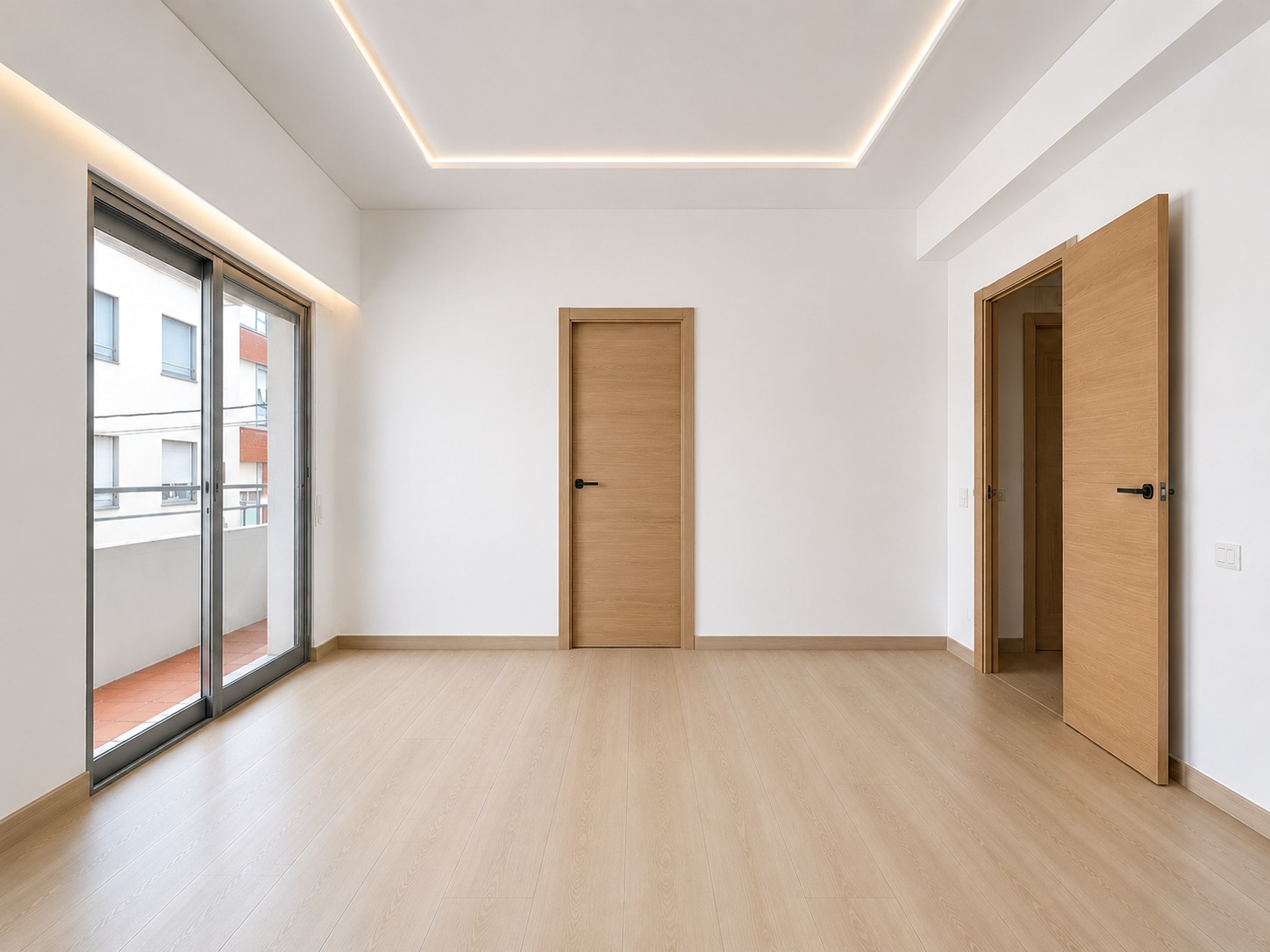 Spacious Corner Apartment with Terrace in the Centre of Oliva