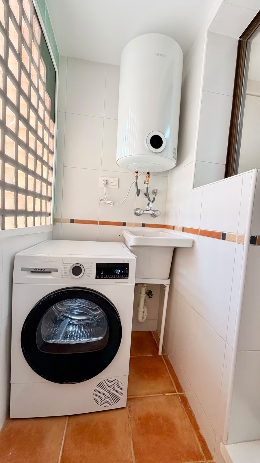 Heldere 1-slaapkamer appartement met groot terras op het zuidwesten, garage en opslagruimte