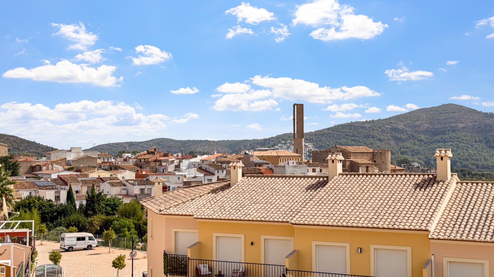 Charming 3-Bedroom Townhouse with Large Private Garage & Communal Pool in Murla