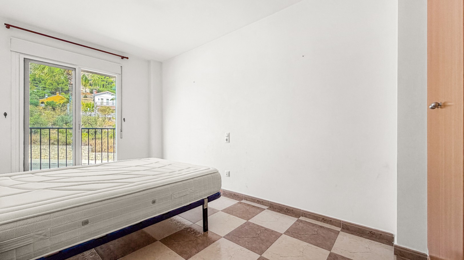 Charming 3-Bedroom Townhouse with Large Private Garage & Communal Pool in Murla