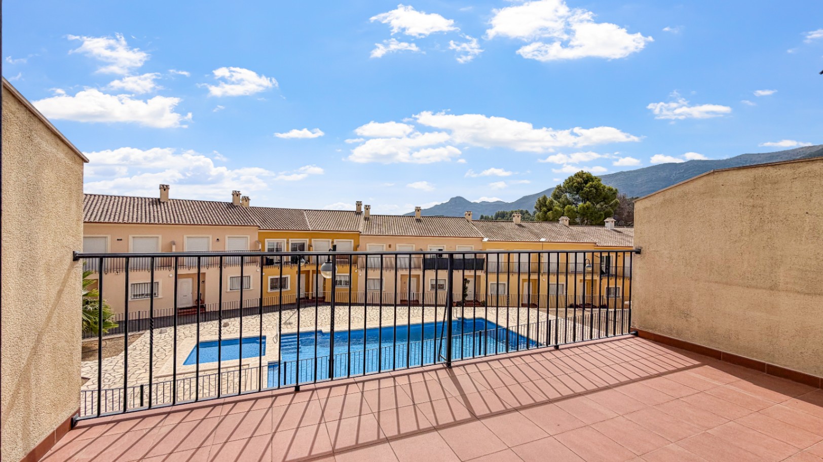 Charming 3-Bedroom Townhouse with Large Private Garage & Communal Pool in Murla