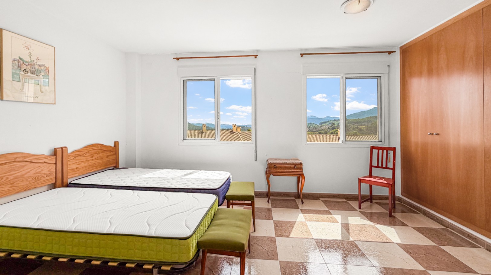 Charming 3-Bedroom Townhouse with Large Private Garage & Communal Pool in Murla
