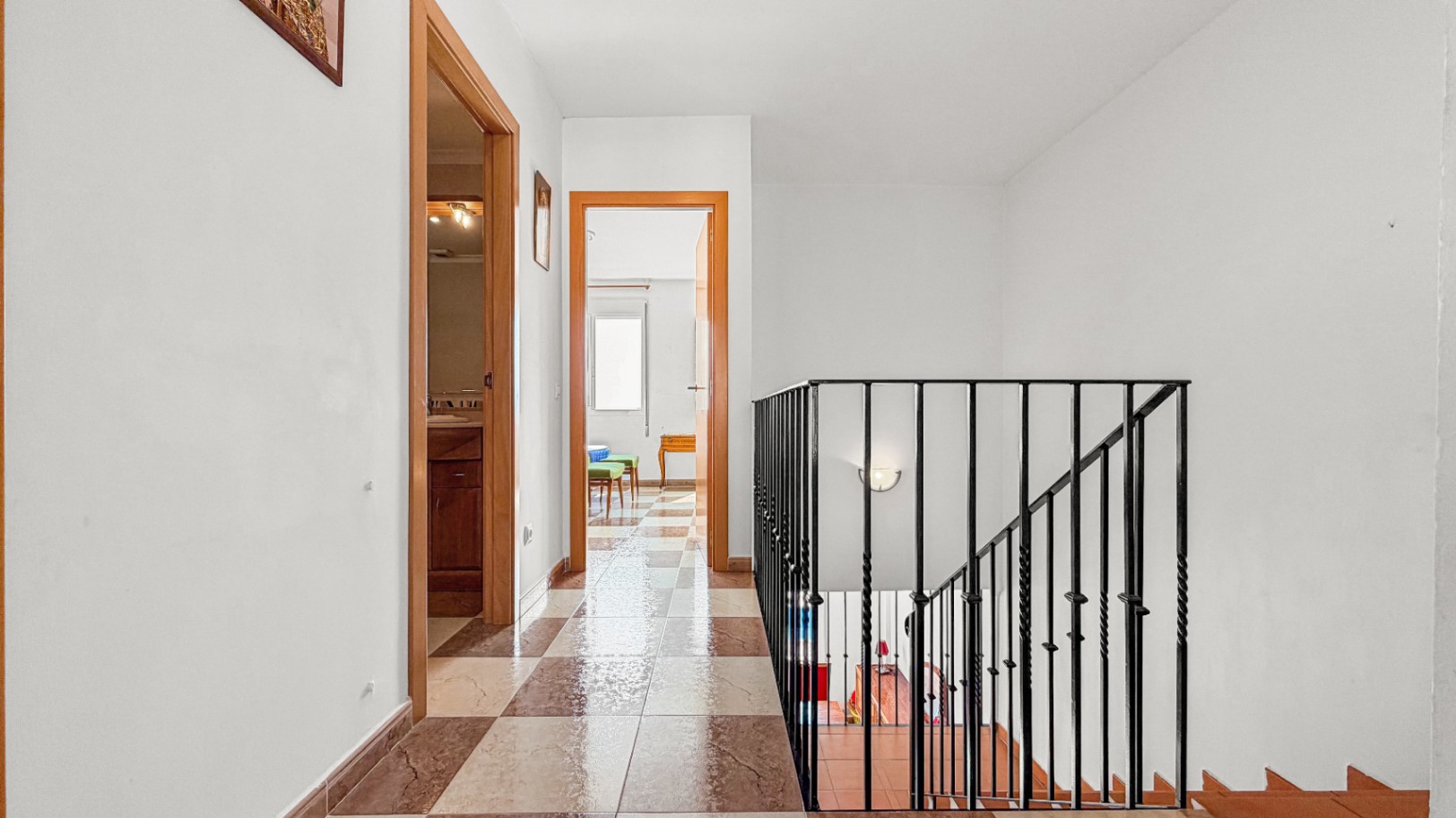 Charming 3-Bedroom Townhouse with Large Private Garage & Communal Pool in Murla