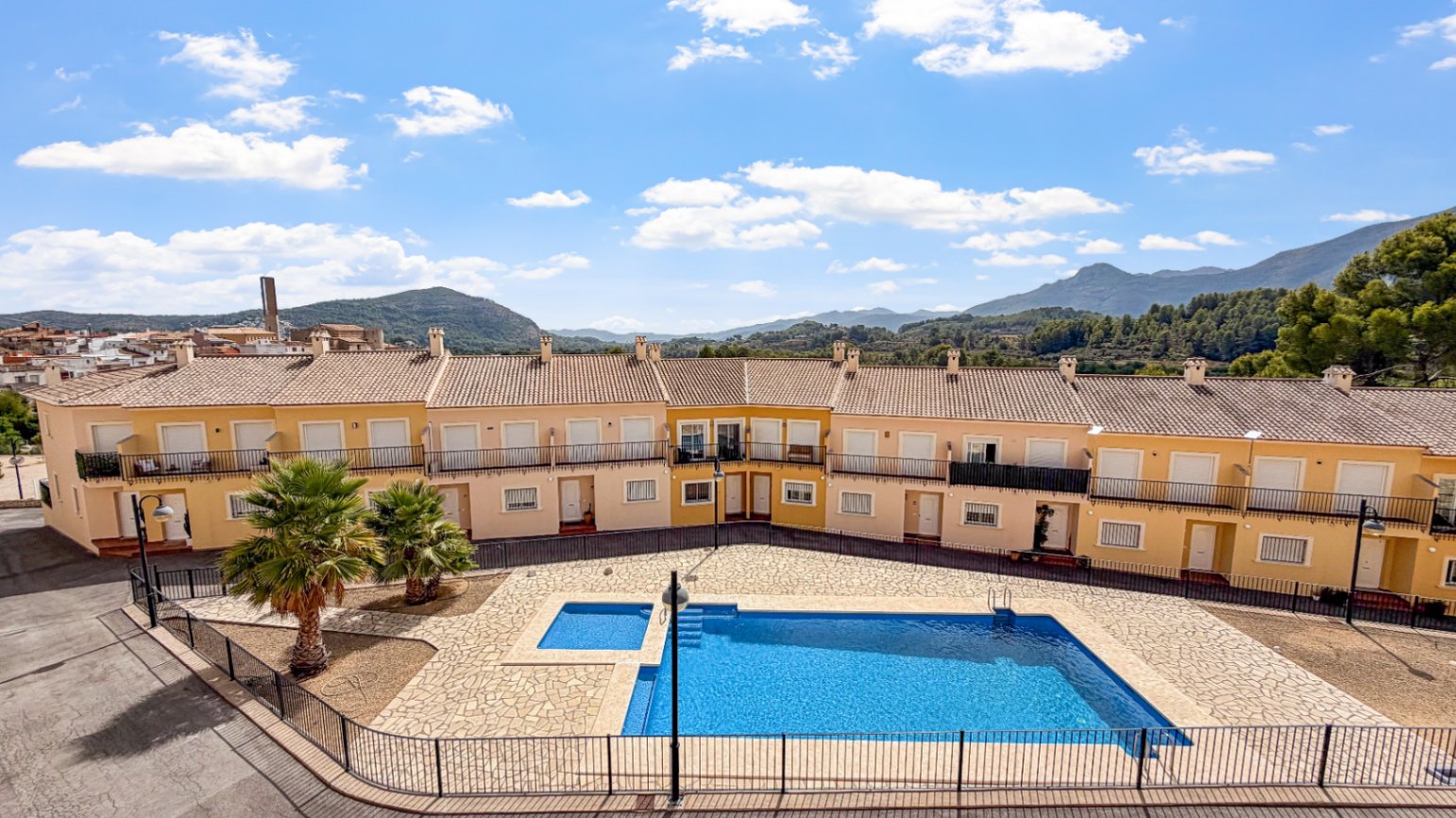 Charming 3-Bedroom Townhouse with Large Private Garage & Communal Pool in Murla