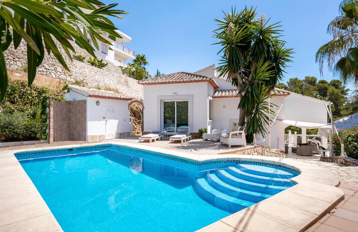 Villa Elena | 3-Bedroom Mediterranean Villa with Spacious Outdoor Areas