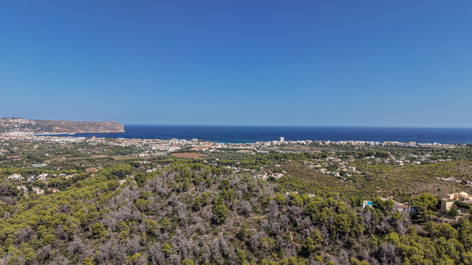 Villa Alexa – Exceptional Renovation Opportunity Surrounded by Nature in Jávea