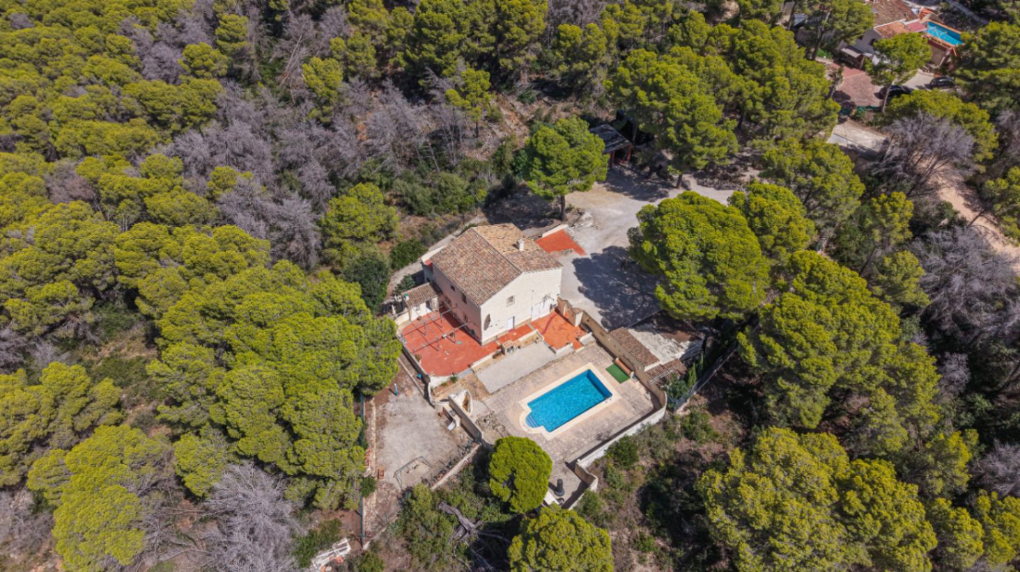 Villa Alexa – Exceptional Renovation Opportunity Surrounded by Nature in Jávea