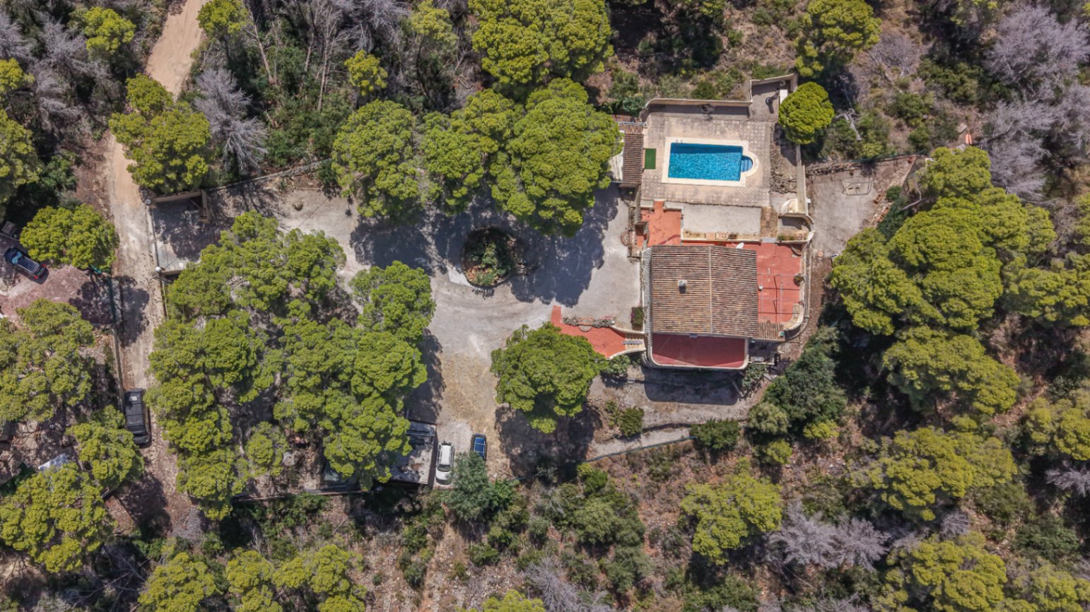Villa Alexa – Exceptional Renovation Opportunity Surrounded by Nature in Jávea