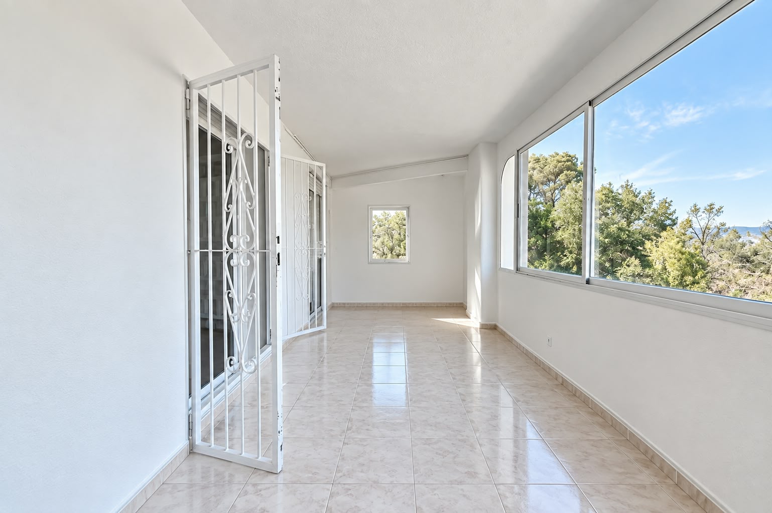 Villa Alexa – Exceptional Renovation Opportunity Surrounded by Nature in Jávea