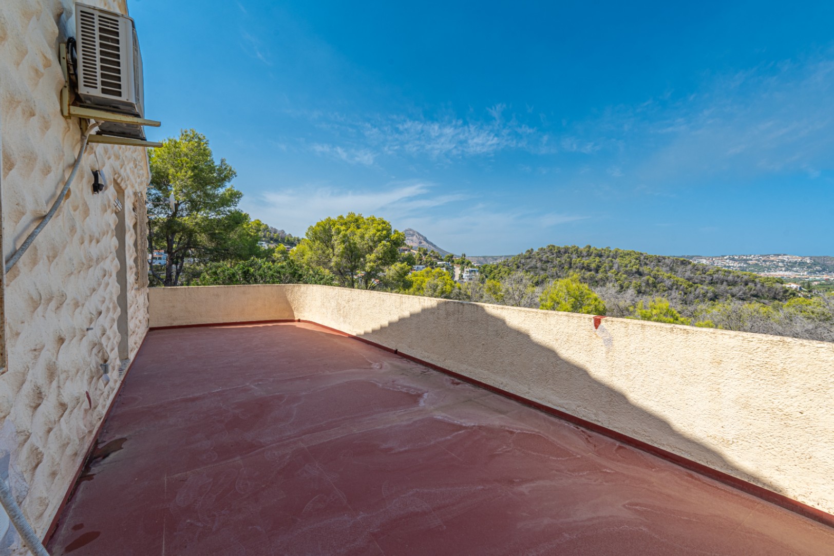 Villa Alexa – Exceptional Renovation Opportunity Surrounded by Nature in Jávea
