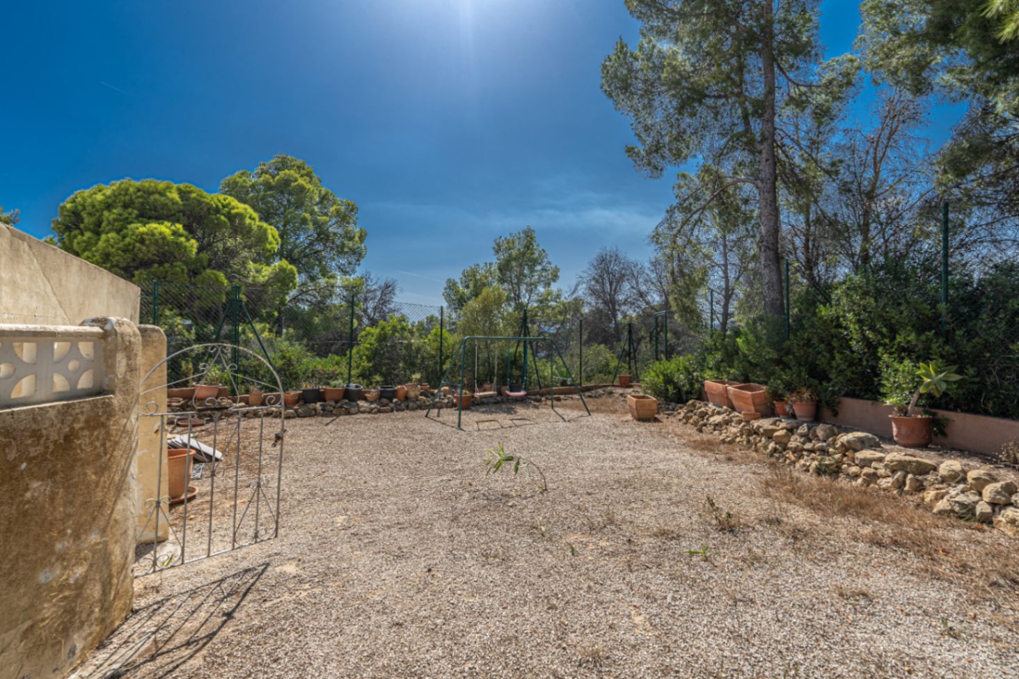 Villa Alexa – Exceptional Renovation Opportunity Surrounded by Nature in Jávea