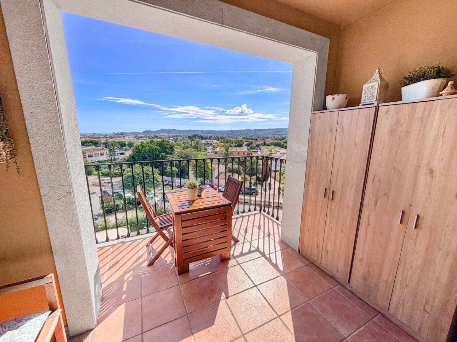 LBRJ138 - Prachtig gerenoveerd 2-slaapkamer appartement met zeezicht in het centrum van Jávea