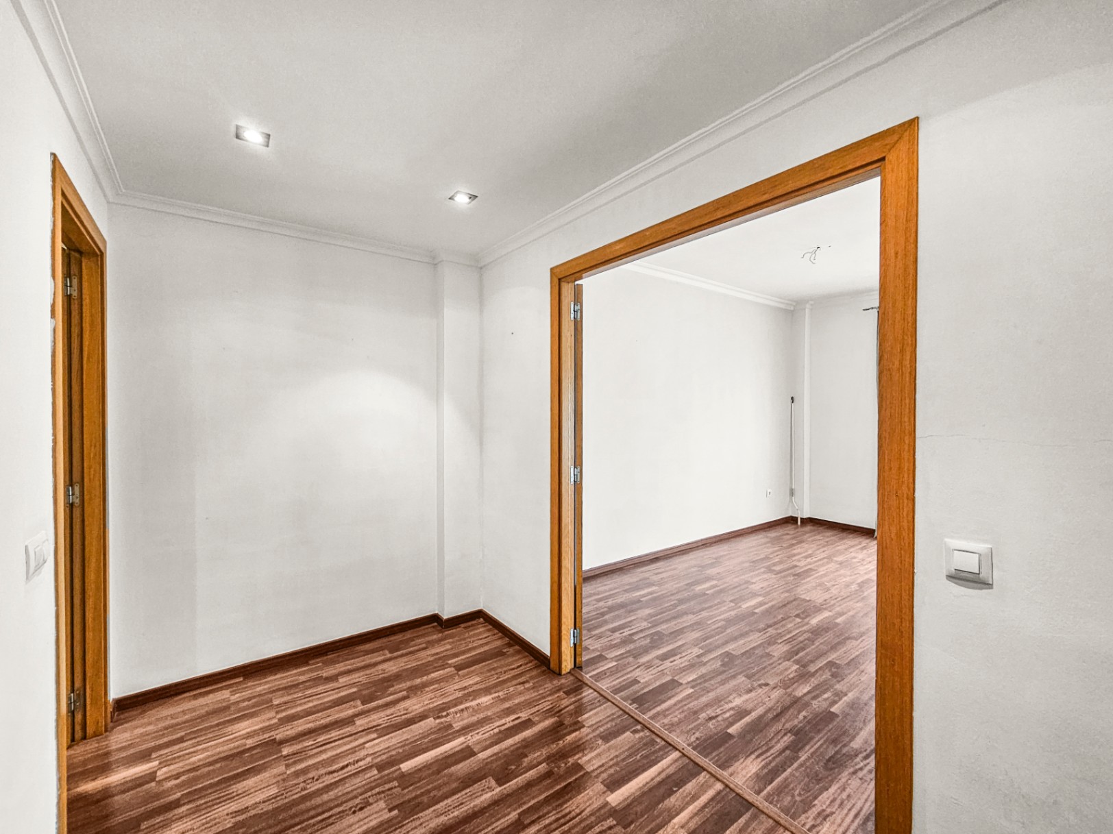 Spacious 3-Bedroom Apartment with Private Parking in the Heart of Benitachell