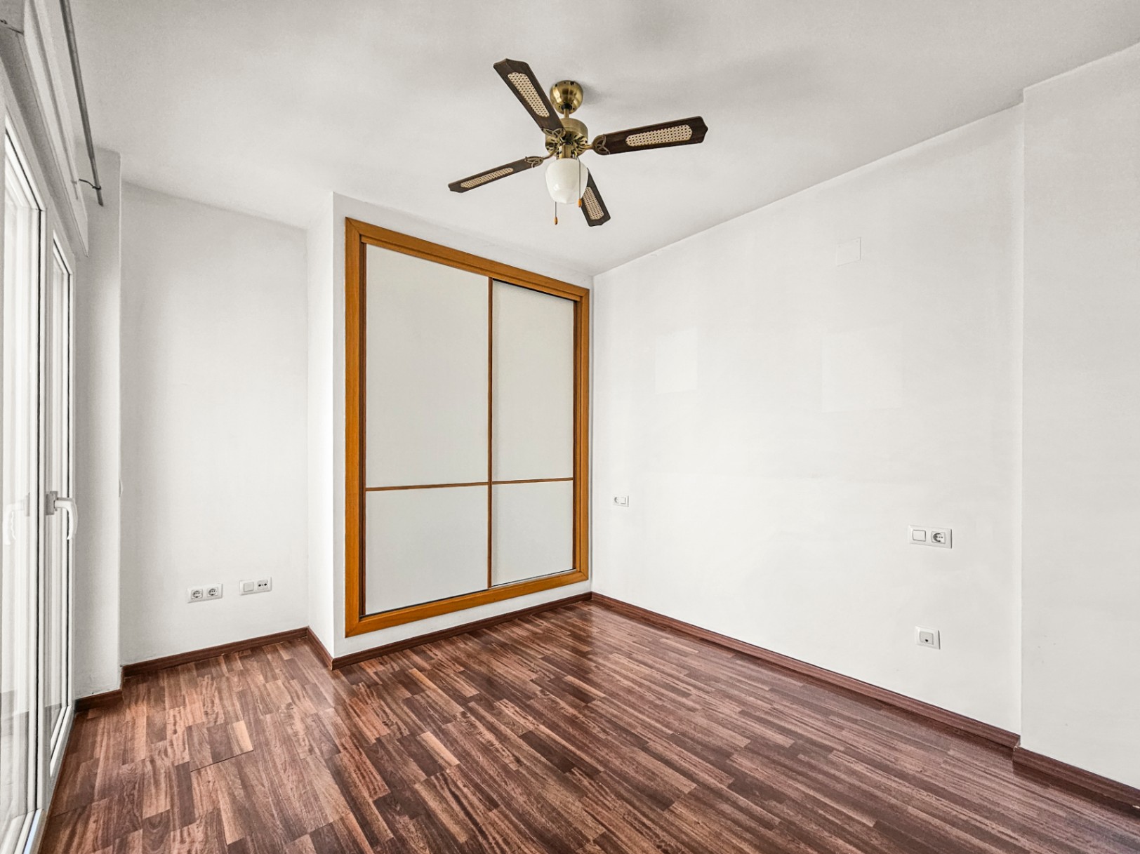 Spacious 3-Bedroom Apartment with Private Parking in the Heart of Benitachell