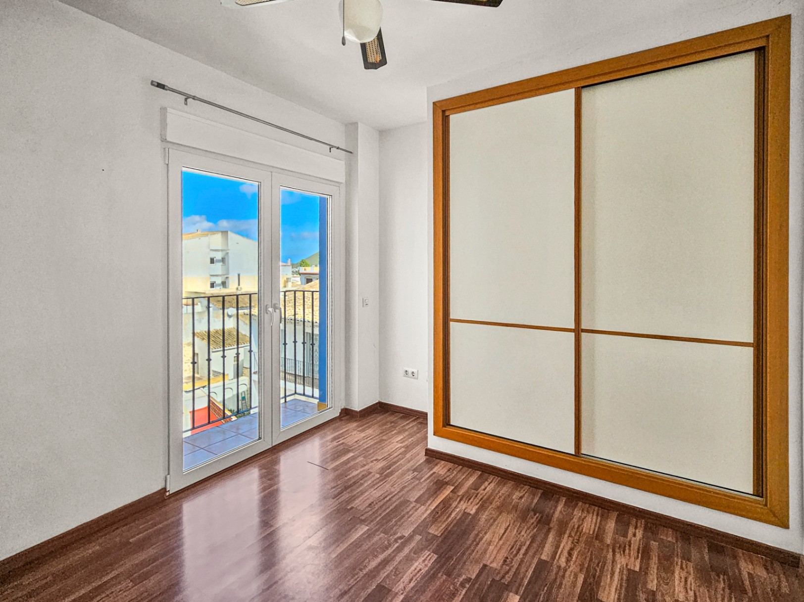 Spacious 3-Bedroom Apartment with Private Parking in the Heart of Benitachell