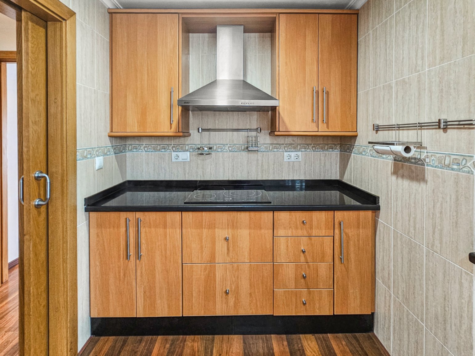 Spacious 3-Bedroom Apartment with Private Parking in the Heart of Benitachell