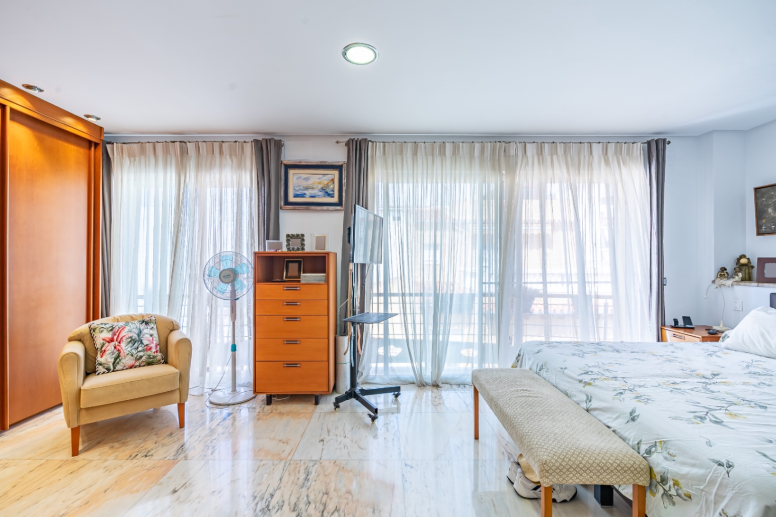Geräumiges Reihenhaus mit unabhängigem Apartment und Meerblick im Hafen von Jávea