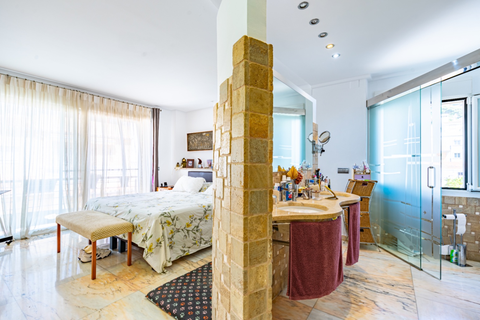 Geräumiges Reihenhaus mit unabhängigem Apartment und Meerblick im Hafen von Jávea